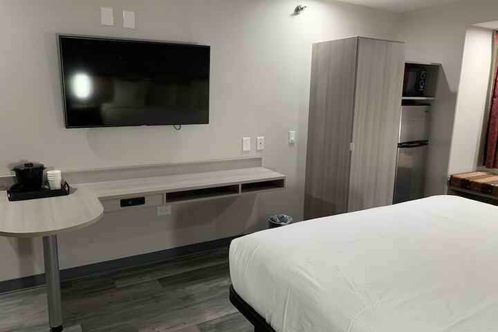 Room 9 of 29
