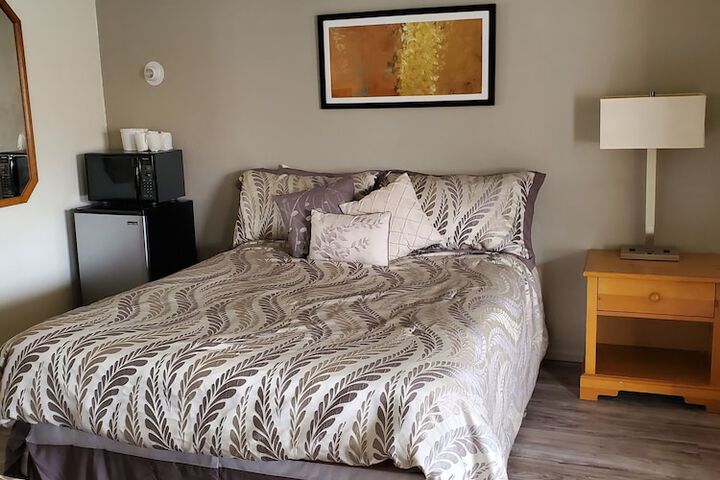 Room 6 of 37