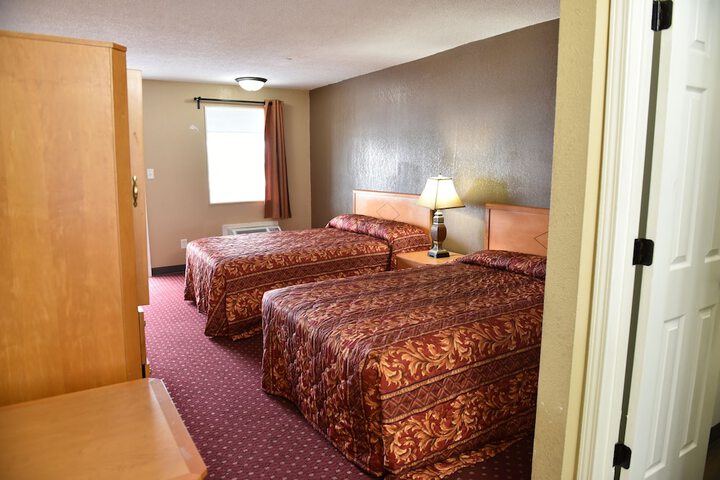 Room 32 of 46