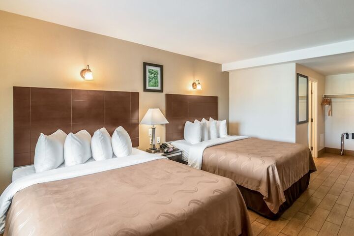Room 21 of 34
