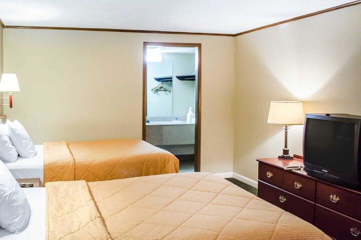 Room 25 of 57