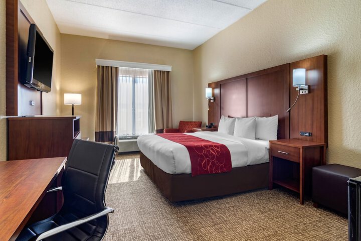 Room 33 of 47