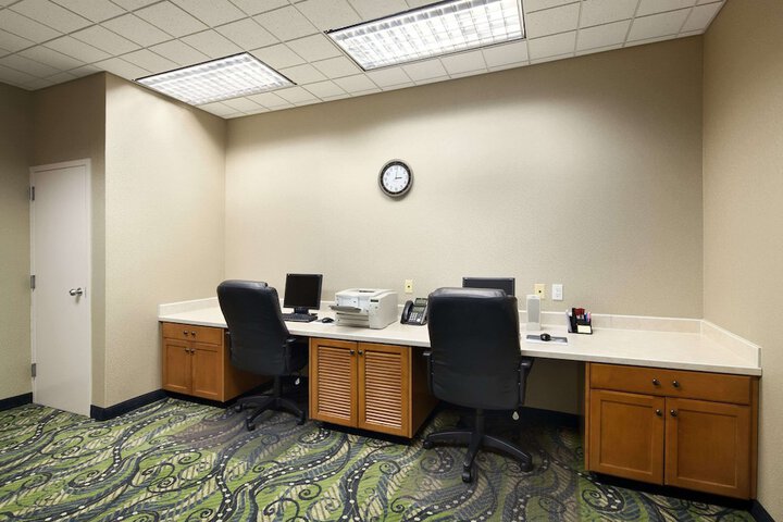 Business Center 18 of 18