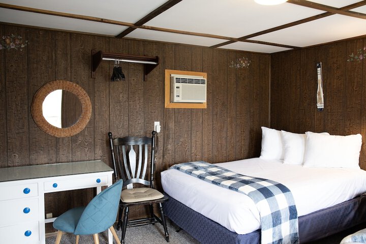 Isleview Motel and Cottages