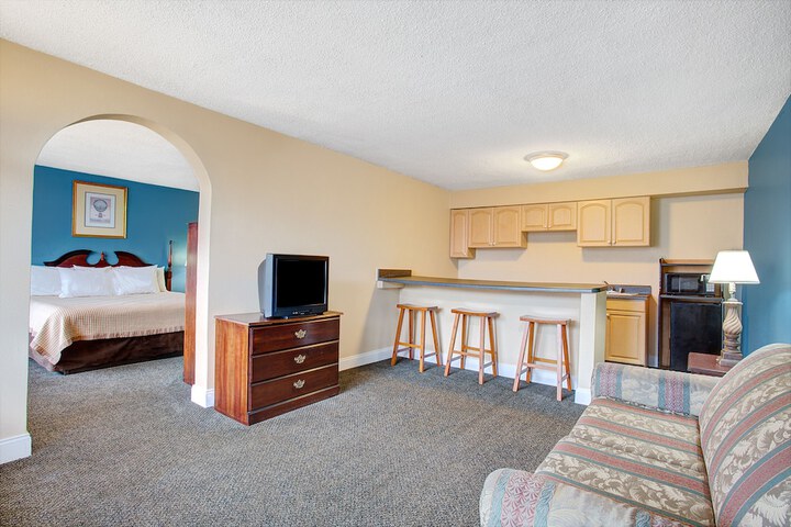 Room 10 of 14