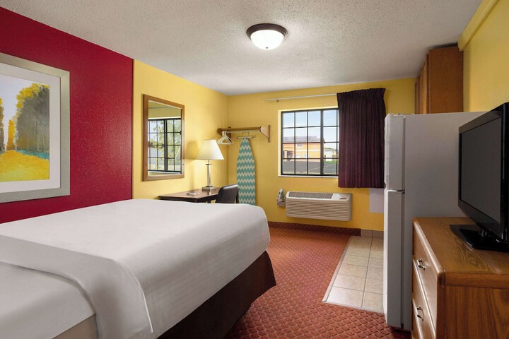 Room 20 of 35