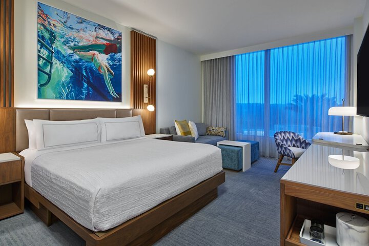 Room 70 of 162
