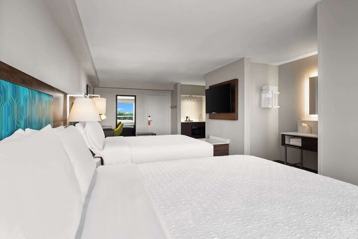 Room 25 of 40