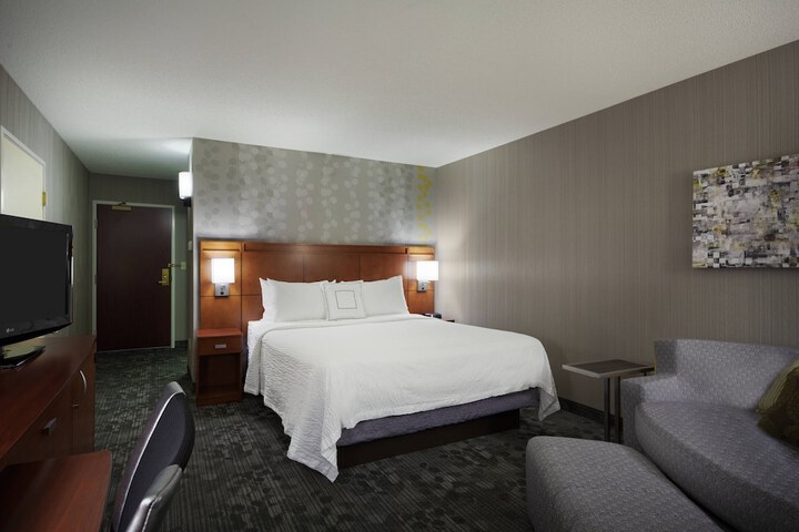 Room 13 of 40