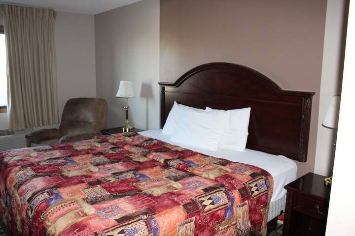 Room 52 of 63