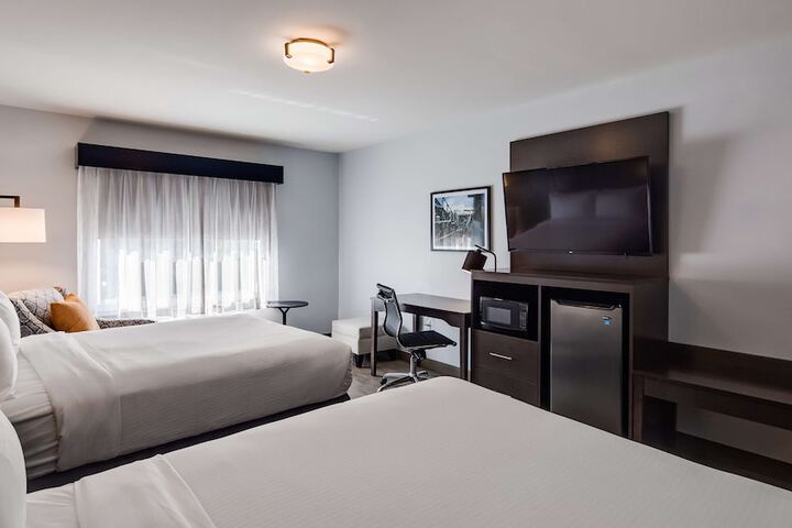 Room 27 of 48