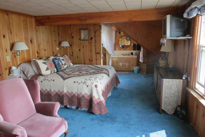 Room 8 of 8