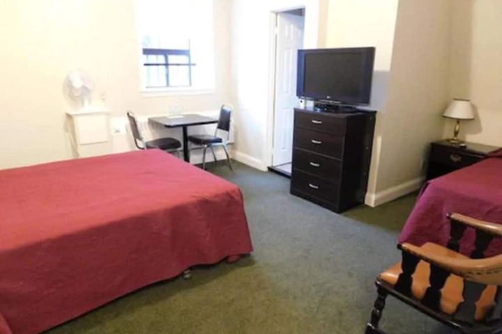Room 13 of 36
