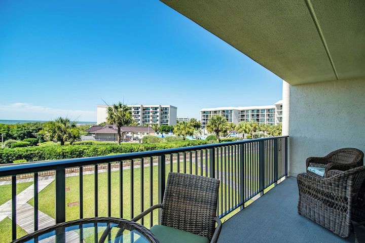 Litchfield Beach & Golf Resort
