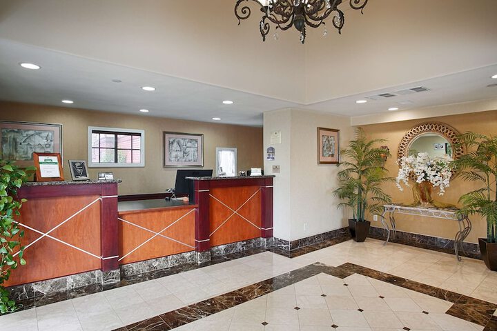 Hotel Interior 10 of 27