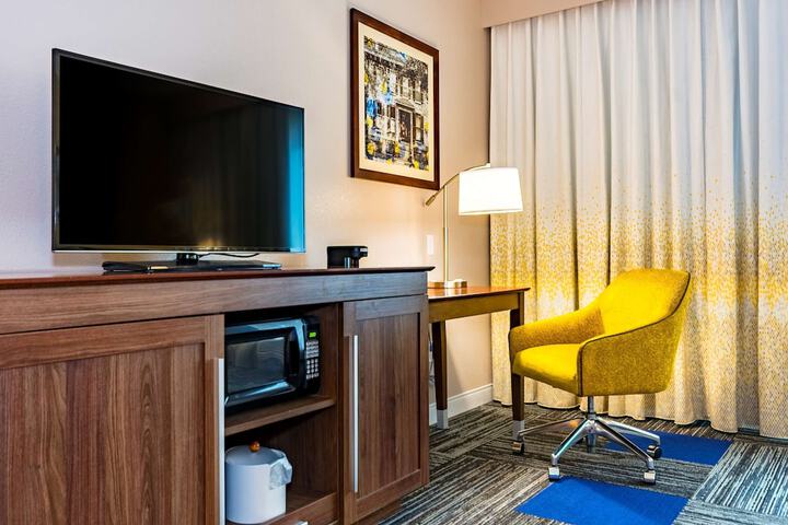 Room 16 of 39
