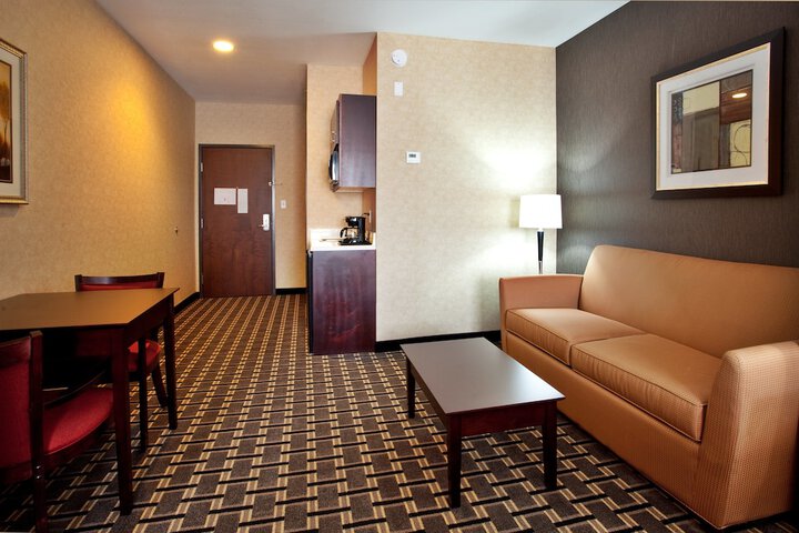Room 8 of 32