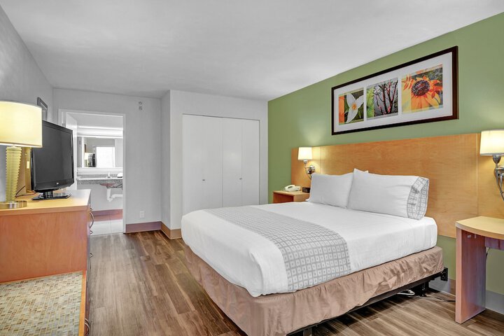 Room 19 of 25