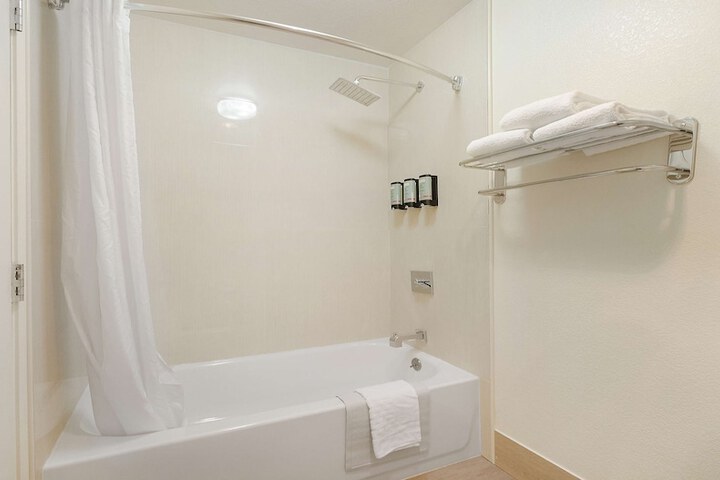 Room 33 of 57