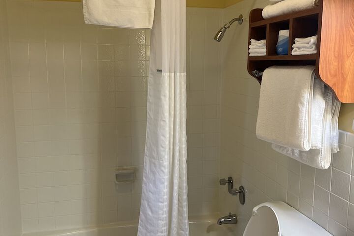 Room 356 of 443