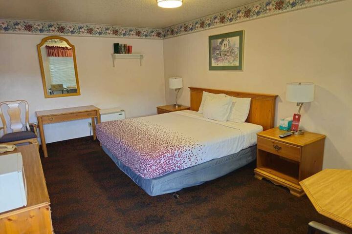 Room 16 of 28