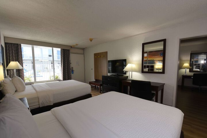 Days Inn by Wyndham Stuart