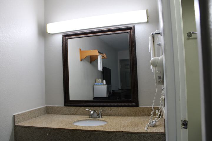 Room 18 of 31