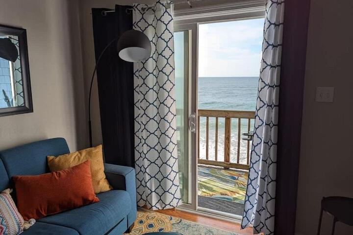 Seaside Joy - This is your happy place!