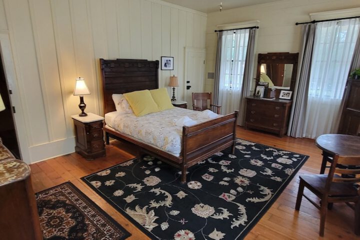 Wolf Creek Inn & Tavern