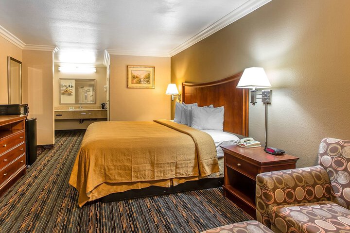 Room 30 of 49
