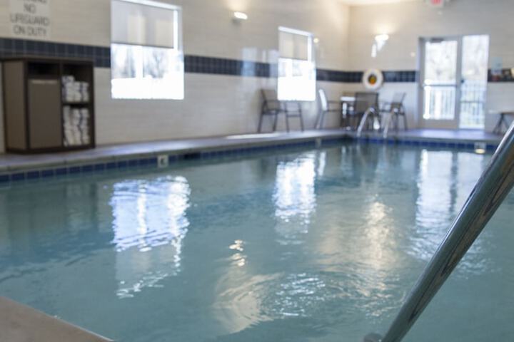 Holiday Inn Express & Suites Edwardsville by IHG