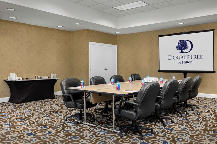DoubleTree by Hilton Chicago OHare Airport - Rosemont