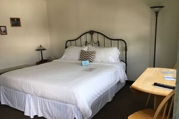 Room 14 of 32