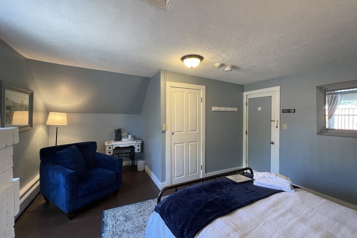 Room 13 of 43