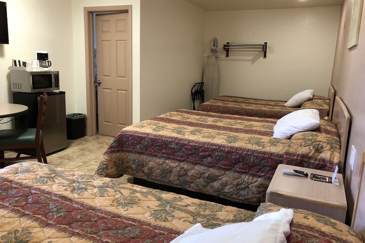 Room 11 of 38