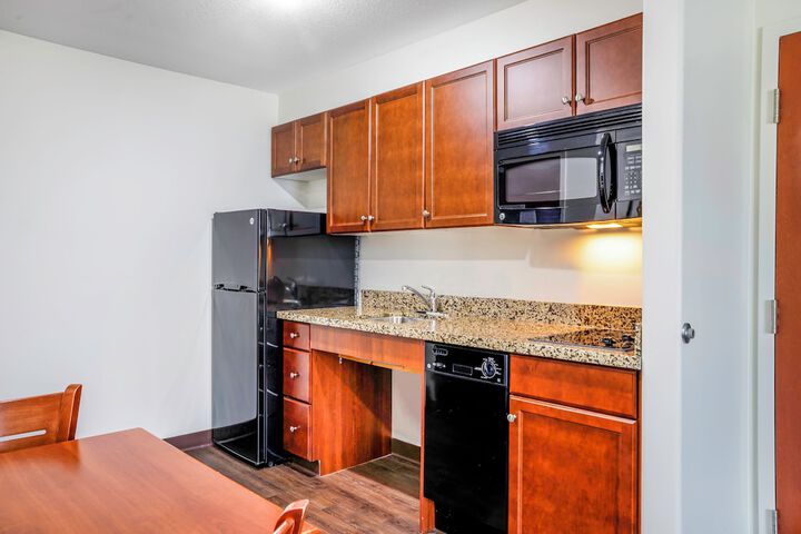 Days Inn & Suites by Wyndham Sherwood Park Edmonton