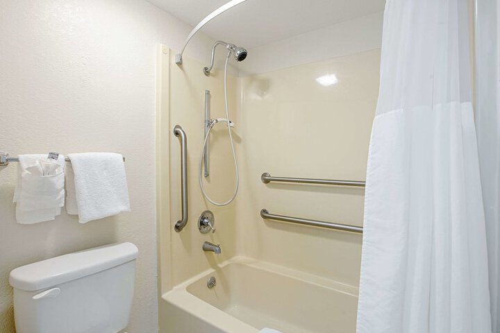 Room 14 of 34