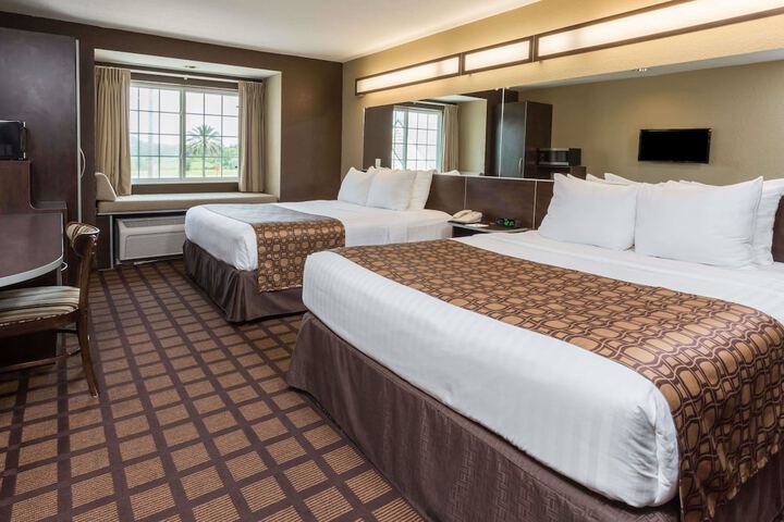 Microtel Inn & Suites by Wyndham Jacksonville Airport