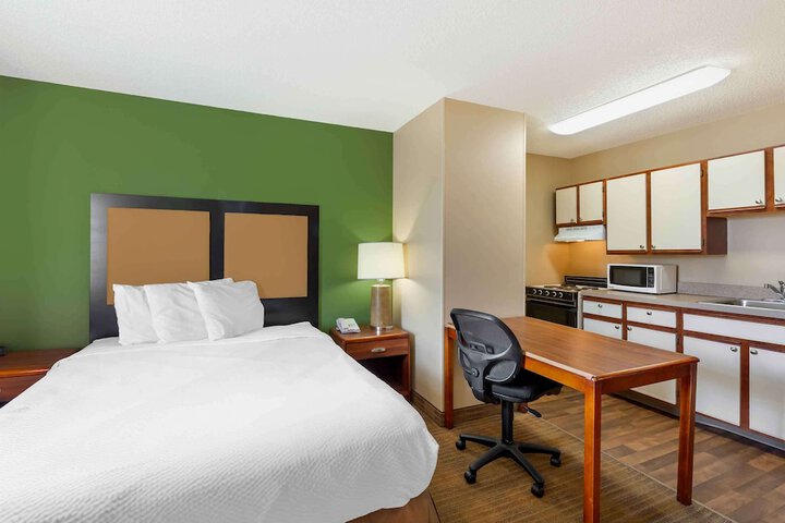 Room 48 of 61