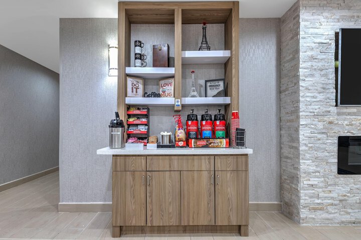 La Quinta Inn & Suites by Wyndham Paris