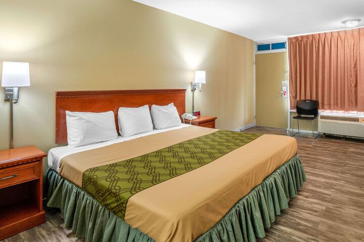 Room 8 of 20