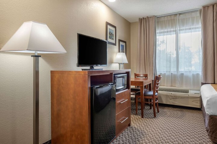 Room 19 of 32