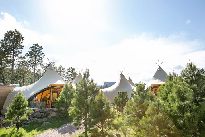Under Canvas Mount Rushmore