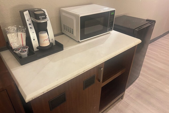 Red Roof Inn & Suites Hinesville