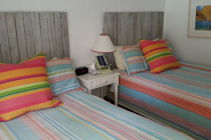 Room 9 of 25