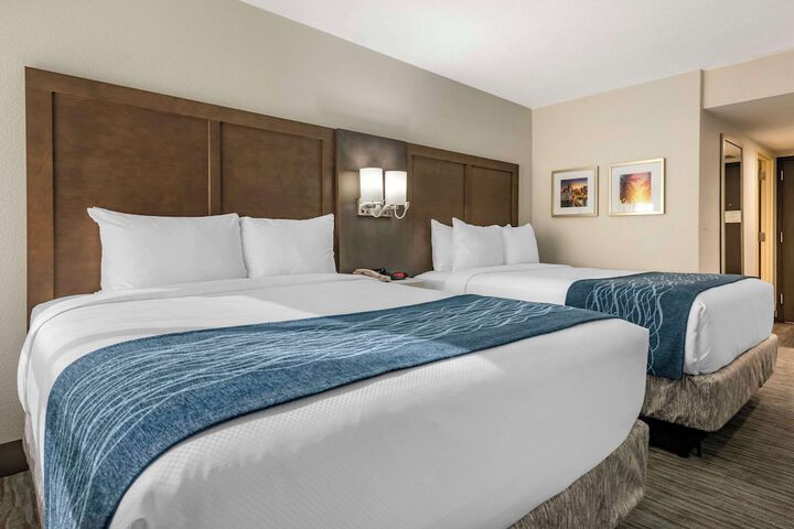 Room 32 of 41