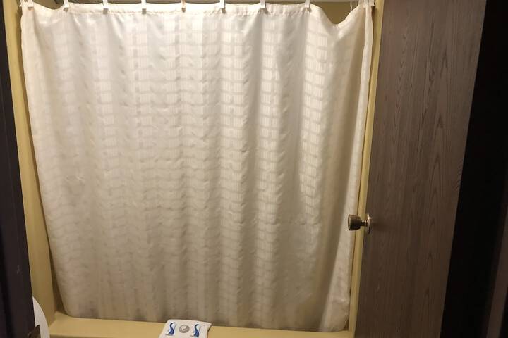 Room 38 of 84