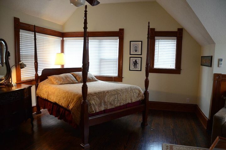 Room 12 of 34