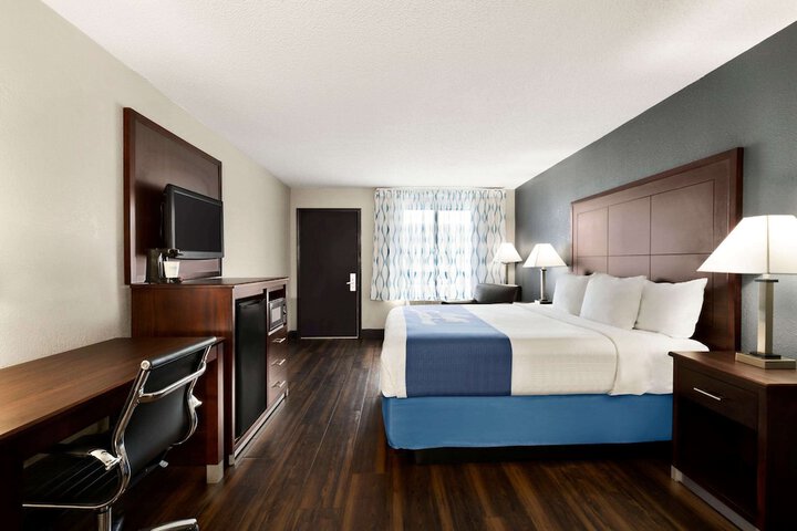 Room 19 of 25