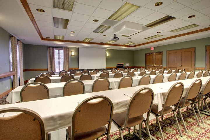 Hampton Inn & Suites Chicago / Aurora